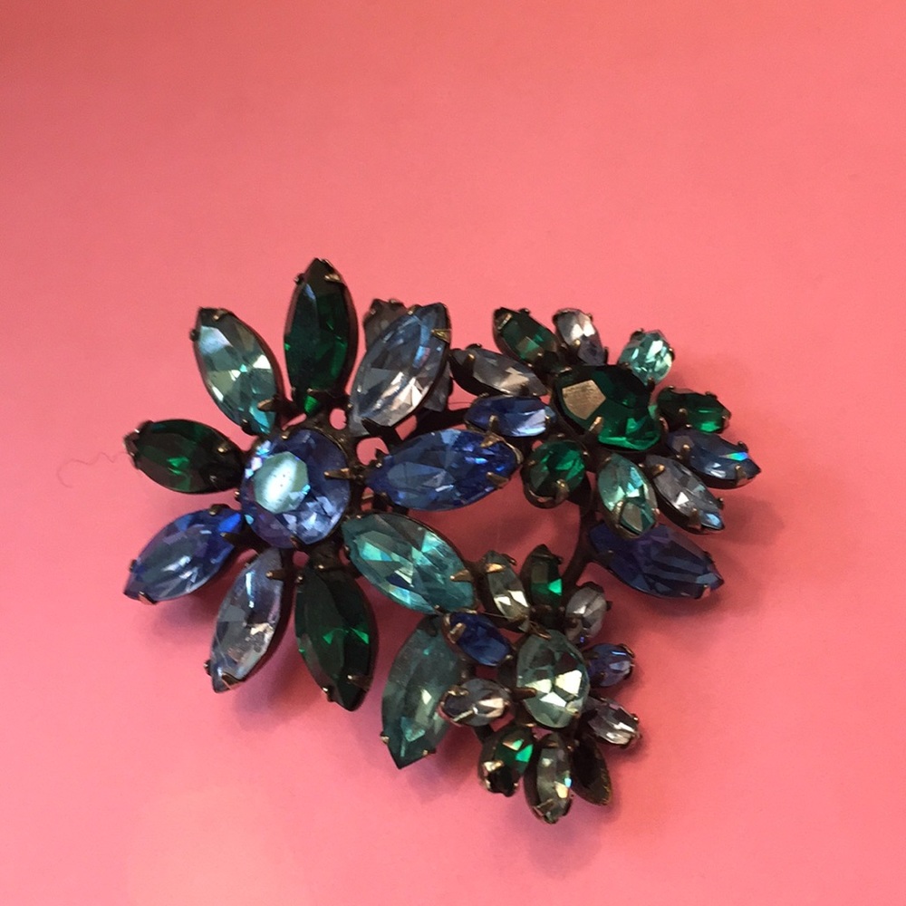 Beautiful vintage Brooch